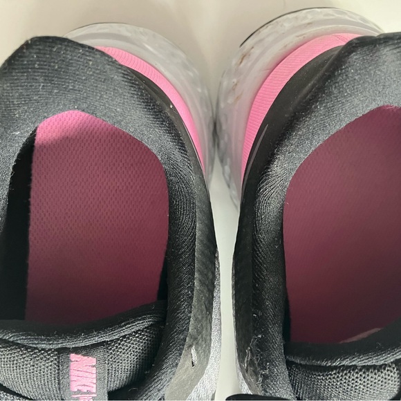 Nikes Revolution Size 11 EUC - Picture 2 of 7
